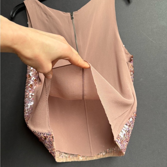 🔥Alice + Olivia EMBELLISHED TOP. - Picture 3 of 4